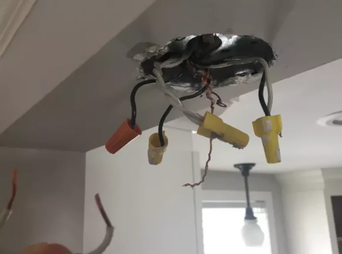 How to Wire a Ceiling Light With 3 Wires?