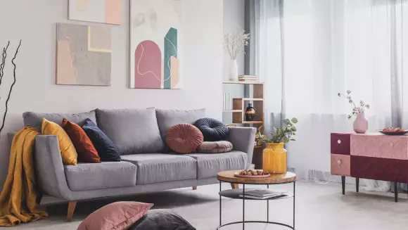 What Colors Go With Grey Sofa?