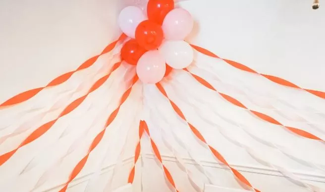 How to Decorate With Balloons and Streamers?