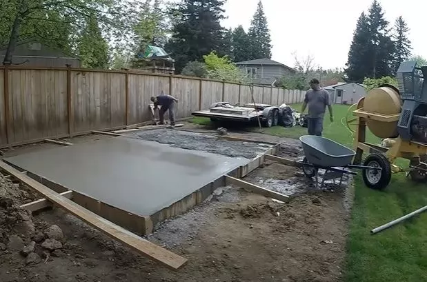 How Many 80lb Bags of Concrete in a Yard