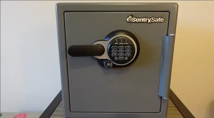How to Open a Sentry Safe With Key?