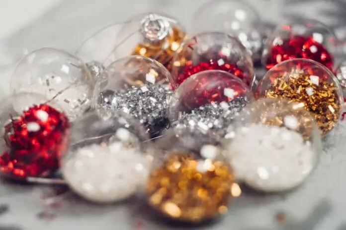 5 Christmas Decorating Ideas for the Student Apartment
