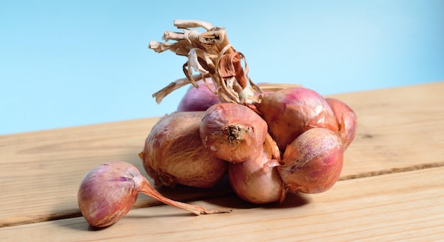 What Neutralizes The Smell Of Onions?